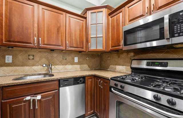 259 GRIFFITH ST photos photos