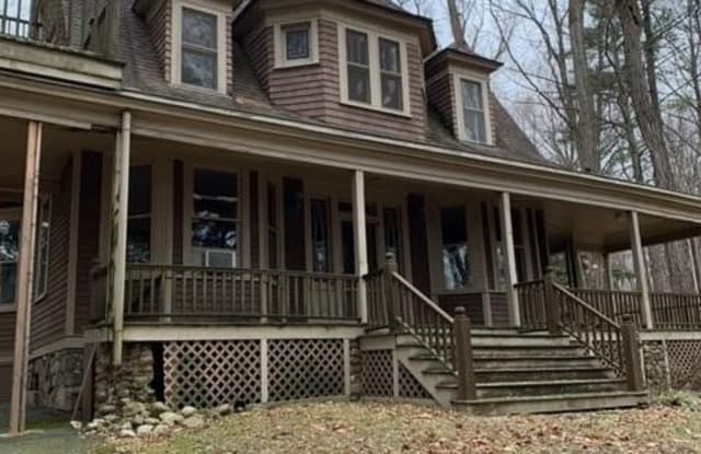 639 S Pascack Road - 639 South Pascack Road, Chestnut Ridge, NY 10977