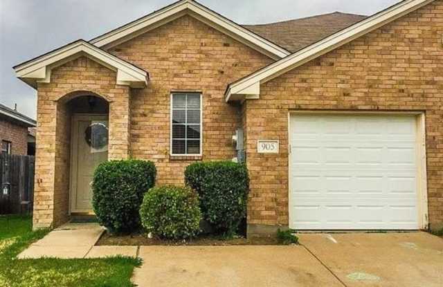 905 Walnut Street - 905 Walnut Street, Burleson, TX 76028 905 Walnut Street - 905 Walnut Street, Burleson, TX 76028