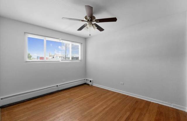 6717 N Hermitage Ave. Gallery 3