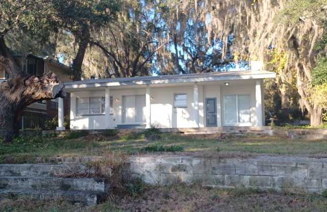 Beautiful 2 BR 1 BA Lakefront View Rental Home - 5869 White Sands Road, Clay County, FL 32656