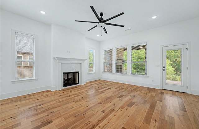 5102 Stanford Court Gallery 3