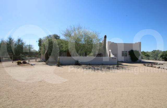 1033 East Irvine Road - 1033 East Irvine Road, New River, AZ 85086