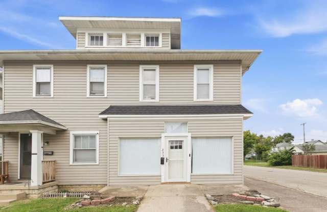 233 Bellevue Avenue Gallery 1
