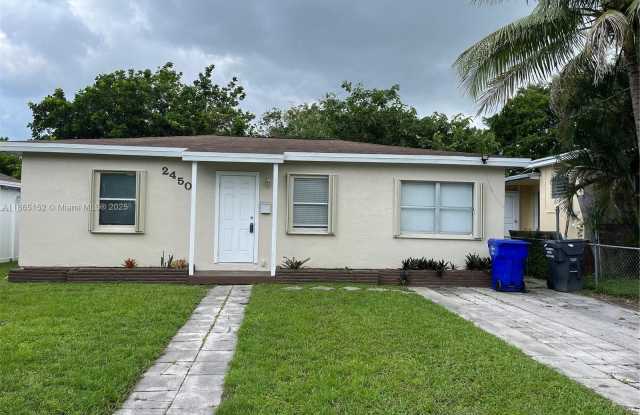 2450 Hayes St photos photos
