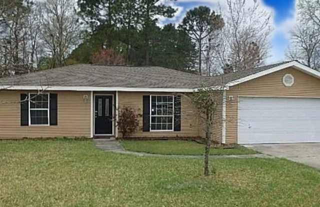 4/2 with LARGE fenced in yard and recently renovated! photos photos