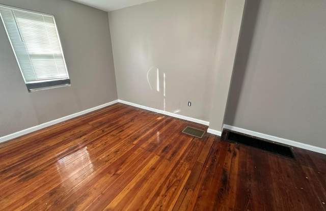 1211 Seymour Avenue Gallery 3