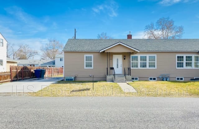 304 Bernard Ave - 304 Bernard Avenue, Richland, WA 99352