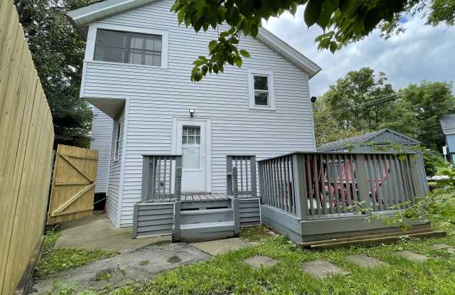 956 Emerson Ave photos photos