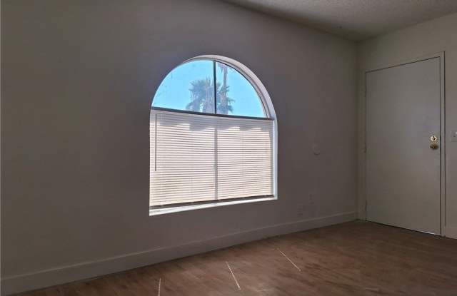 1446 Garden Circle Gallery 2