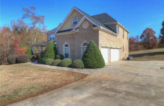 303 Thistlewood Run Gallery 2