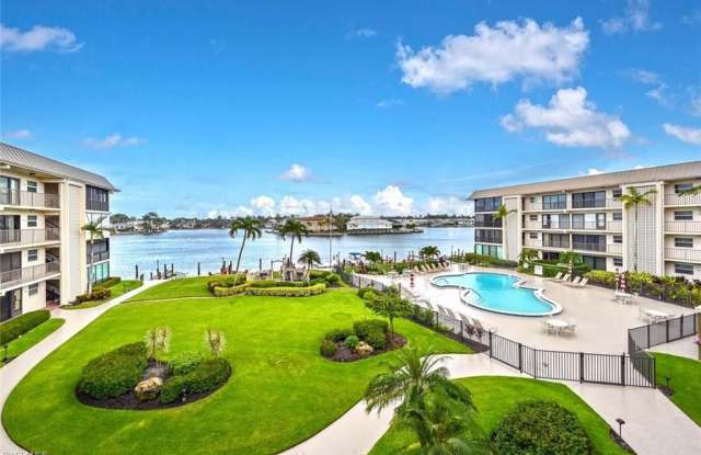 3200 Gulf Shore Blvd N photos photos