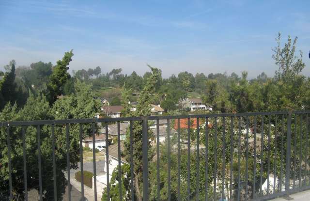 2033 Palisades Drive Gallery 3