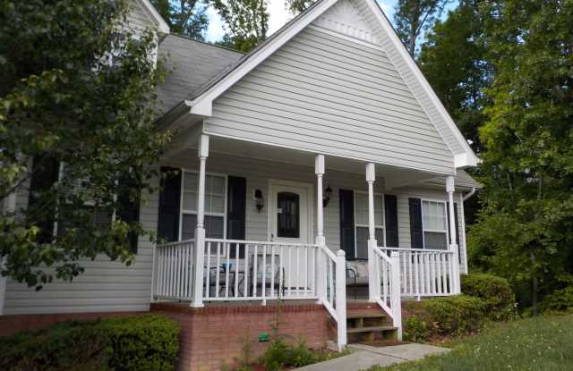 3 Bedroom 2 Bath House with Basement - 2609 Thompson Lane Northwest, Cleveland, TN 37311