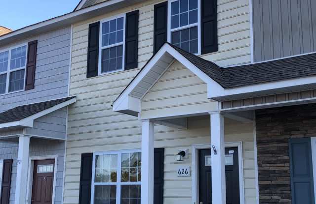 626 Ebb Tide Lane - 626 Lauren Ln, Onslow County, NC 28460