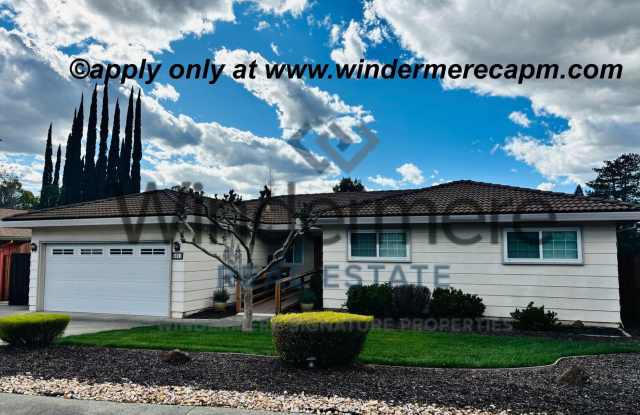 Beautiful 3-Bedroom Home in a Wonderful Fair Oaks Neighborhood! photos photos