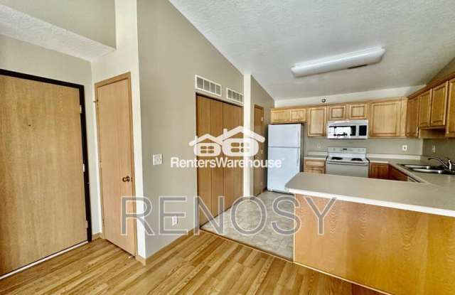 5924 Sutton Place photos photos