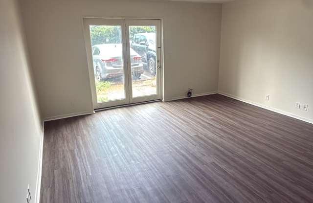 1083 Harold Drive - 1 Gallery 4