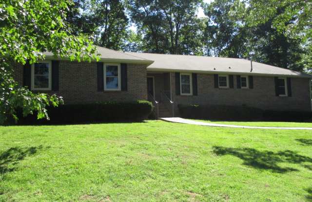 3 Bedroom 2 Bath Home For Rent Across From The Golf Club! photos photos