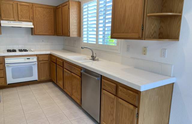 30805 Genova Court Gallery 4