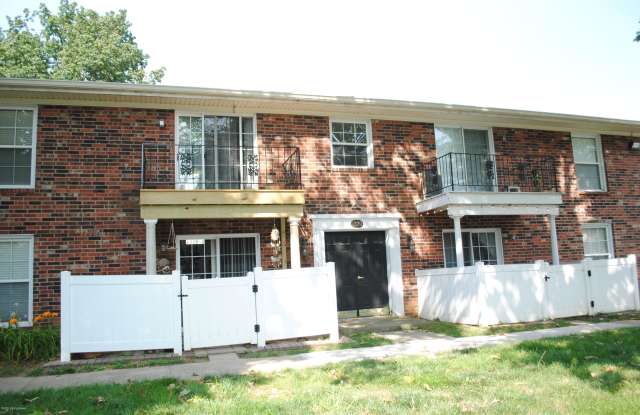 1320 LYNMAR Dr Gallery 3