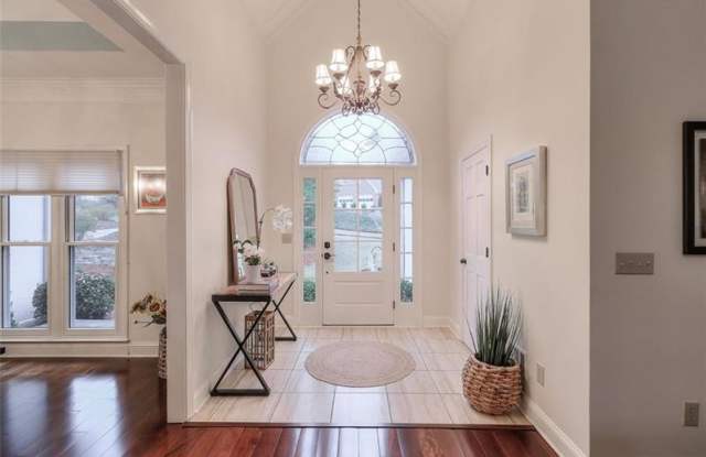 1910 Seven Seas Court Gallery 3
