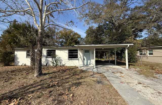 1033 AKE Lane photos photos