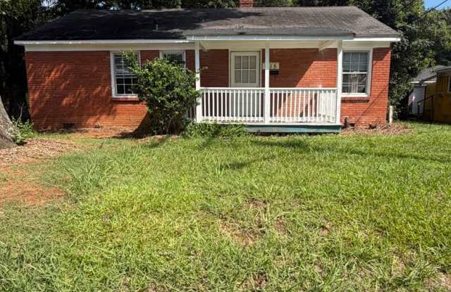 Spacious 3bedroom House (500.00 OFF FULL FIRST MONTHS RENT ) Gallery 1