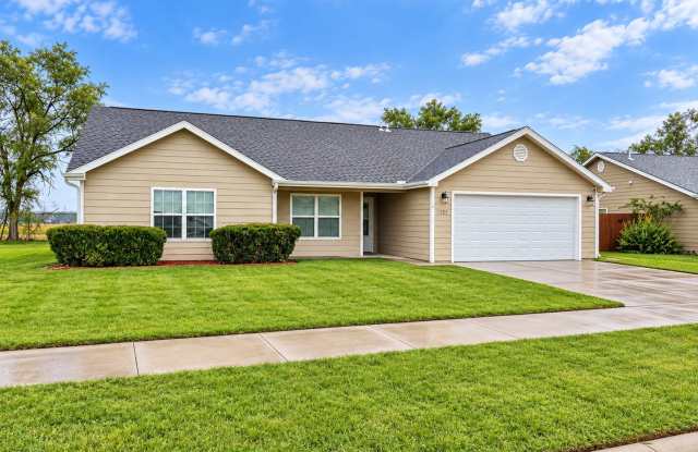 Beautiful Home, Close to Fort Riley Gallery 1
