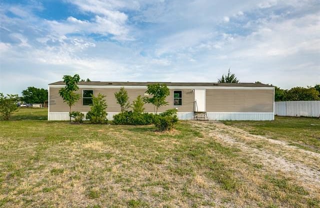 611 Stephanie Drive - 611 Stephanie Drive, Palmer, TX 75152