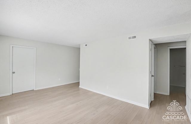 1032 NE Lindsay AvenueD Gallery 2