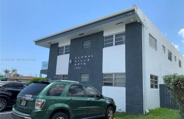 2300 Pierce St - 2300 Pierce Street, Hollywood, FL 33020