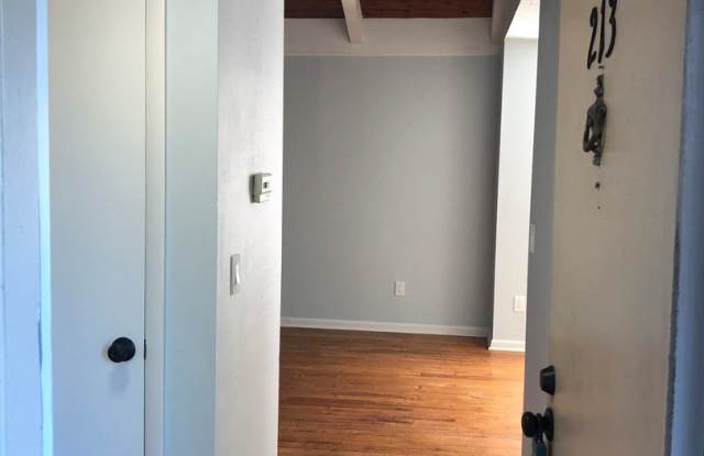10455 Carrollbrook Ct, Unit 213 Gallery 4