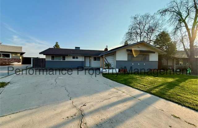 Beautiful 3 Bed/2 Bath NE Bakersfield Home w/ Pool, Solar  $0 Deposit Option photos photos