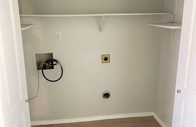 1101 San Antonio Court Gallery 4