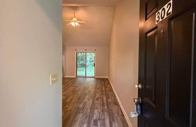 302 Admirals Walk Dr Gallery 3