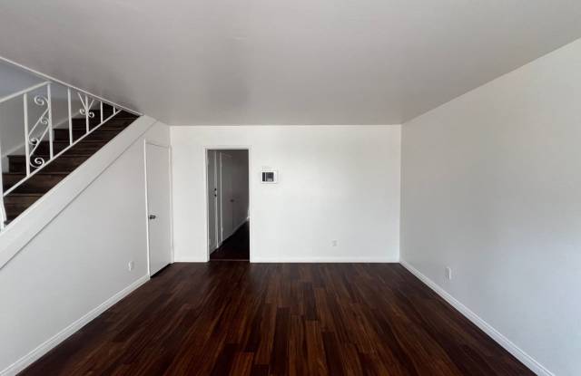 Two Bedroom, Two Bathroom Condo For Rent Gallery 4