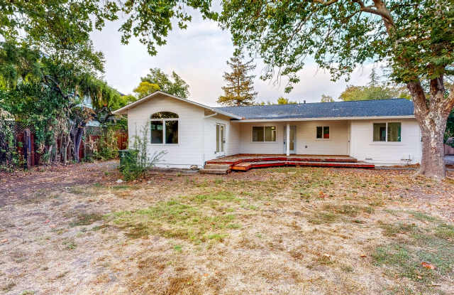 Bright  Clean Single Level FIVE bedroom in Rincon Valley photos photos