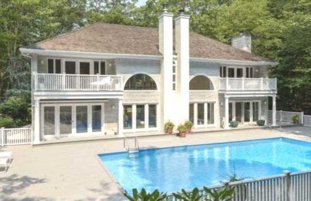 7 La Foret Lane - 7 La Foret Lane, Amagansett, NY 11930
