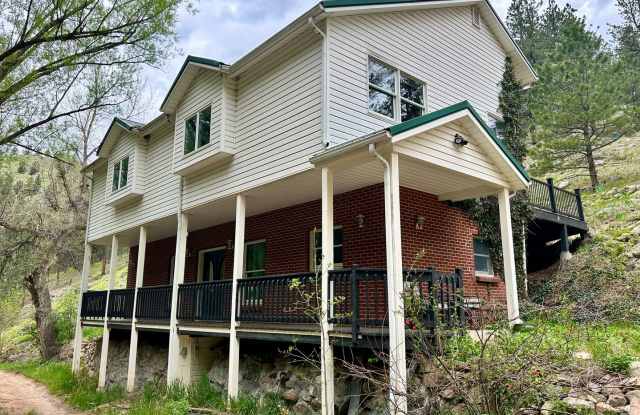 Beautiful 4Bd/4Ba Home in Fourmile Canyon photos photos