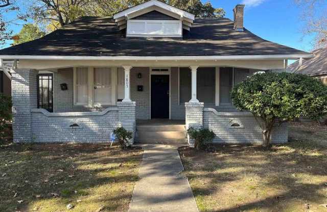 1805 Maple Street photos photos