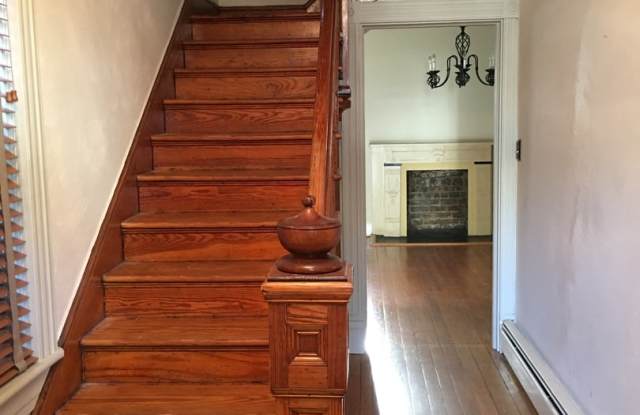 Quintessential Olde Towne living at its finest!  Two Bedroom  One Bath Single Family Home in Olde Towne Gallery 3