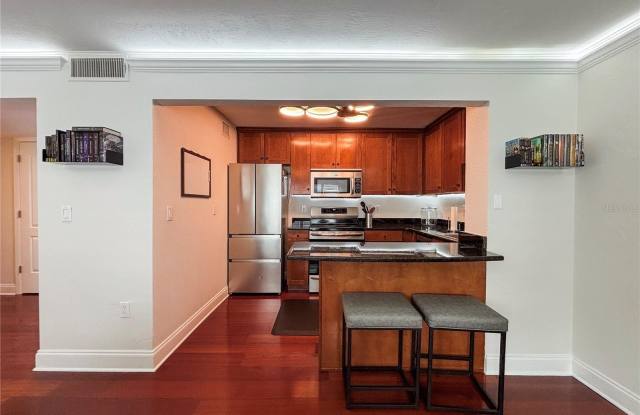 210 5TH Avenue S Gallery 4