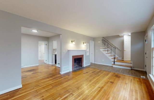 Maple Heights Area - 3 Bedroom Single Family Home photos photos