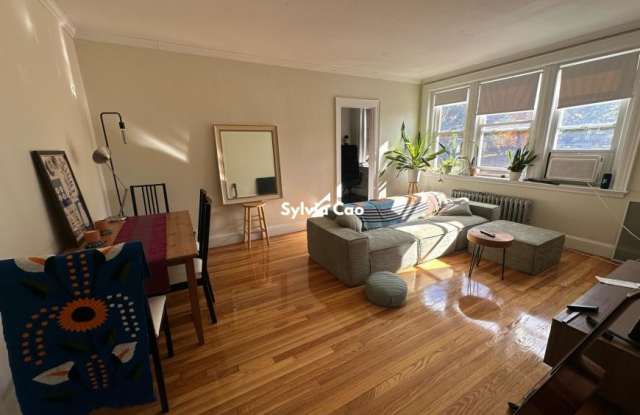 2045 Commonwealth Ave. Gallery 1