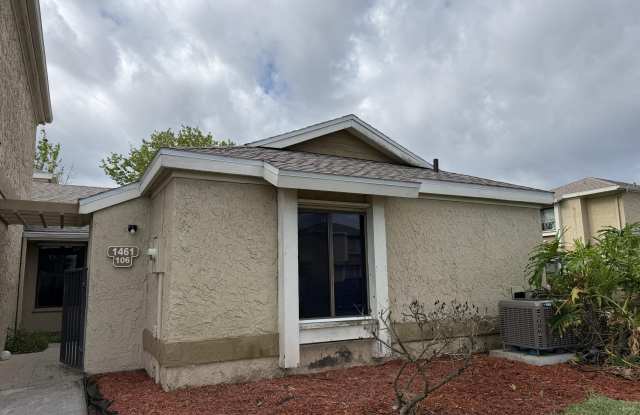 1461 Sheafe Avenue NE unit: 106 photos photos