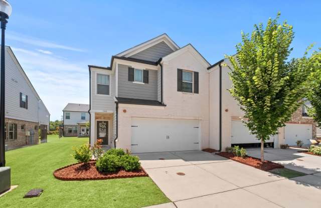 Gorgeous 3 BR/2.5 BA Townhome in Marietta-End Unit! - 1166 Arrowlake Road, Marietta, GA 30064