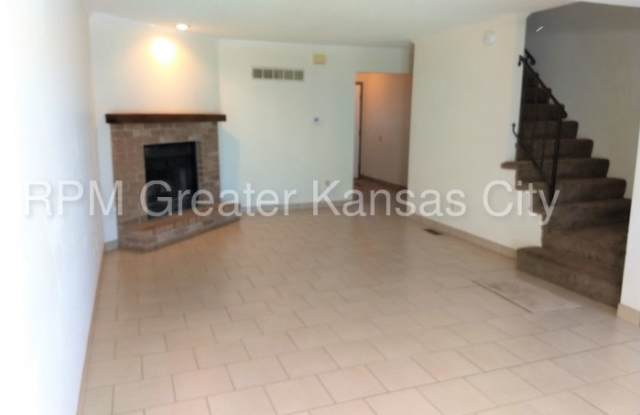 3512 Northeast Independence Avenue Gallery 3