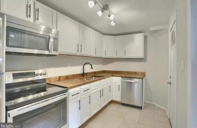 Spacious 3 Bedroom on 2nd Gallery 4