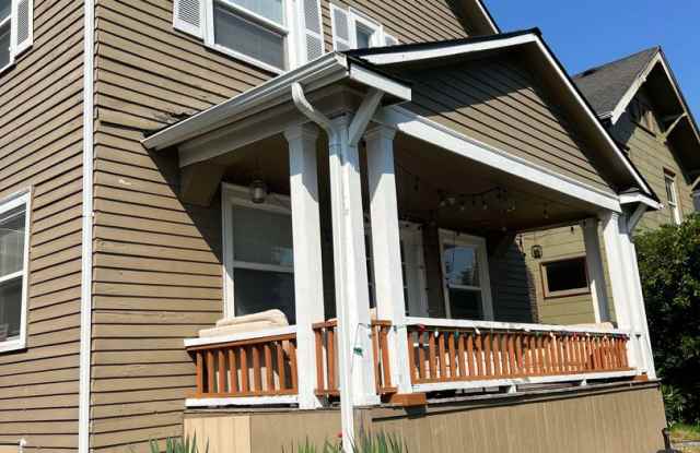 PP | 18th - 4717 18th Avenue Northeast, Seattle, WA 98105 PP | 18th - 4717 18th Avenue Northeast, Seattle, WA 98105